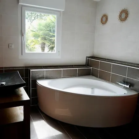 Maison Avec Piscine Chauffee Holiday home Blain